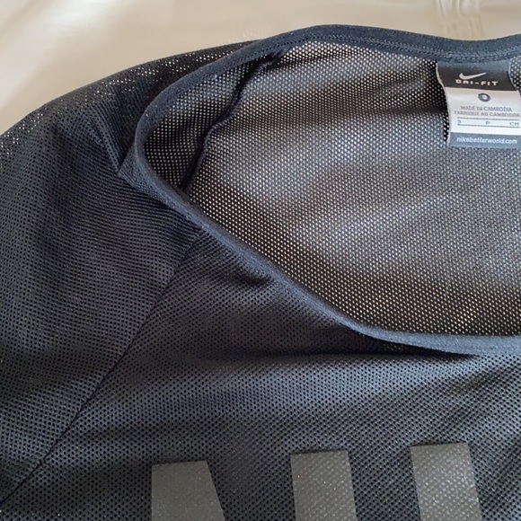 Nike mesh top - Picture 3 of 3